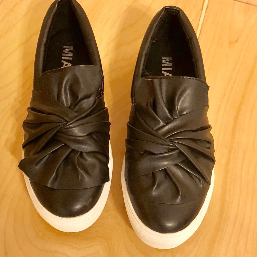 MIA slip-on sneaker shoes